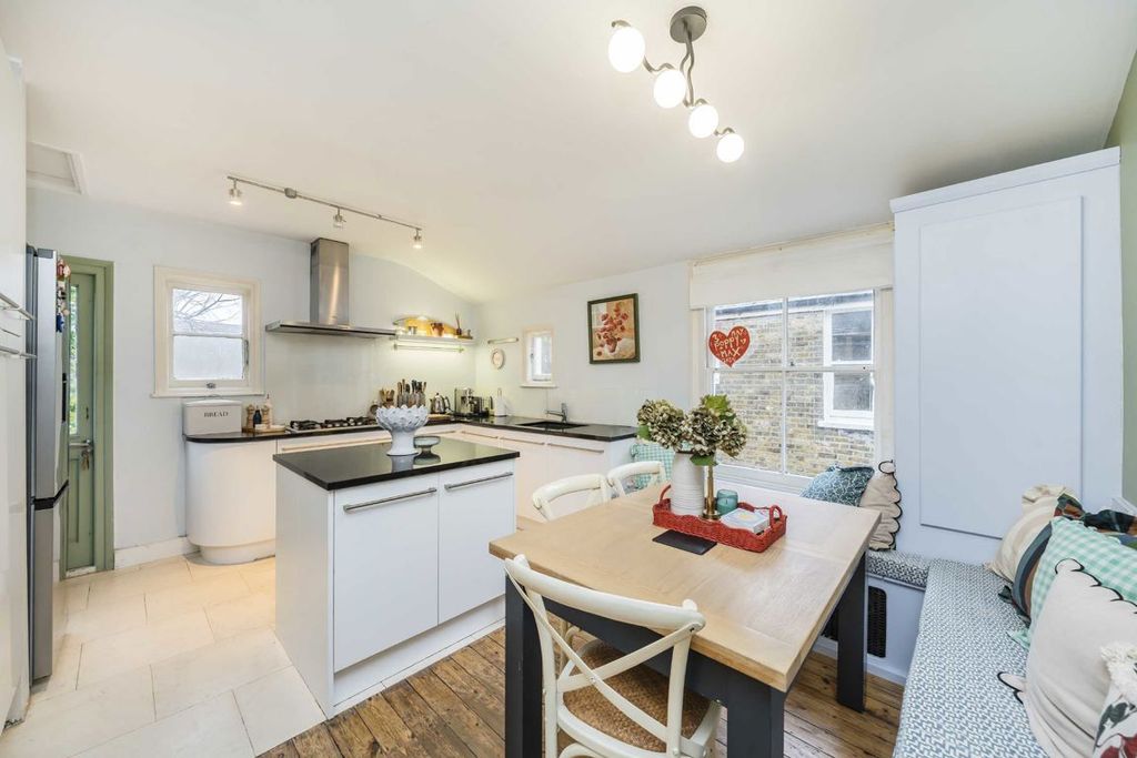 Property photo 3 of 8