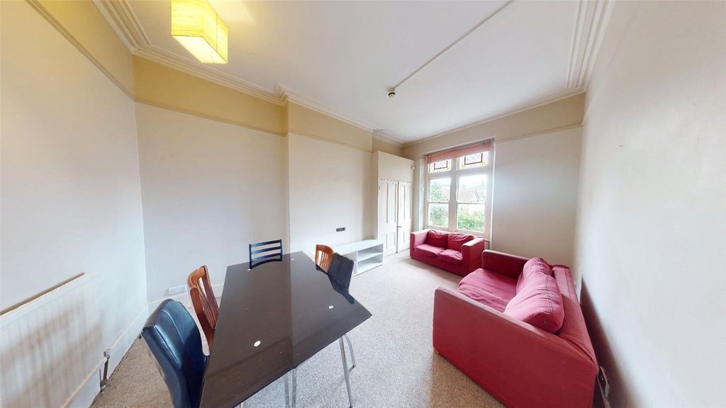 Property photo 2 of 13 Picture No. 16