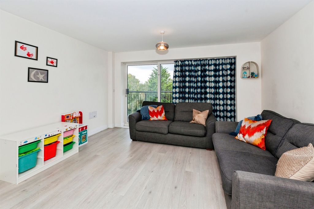 Property photo 2 of 16