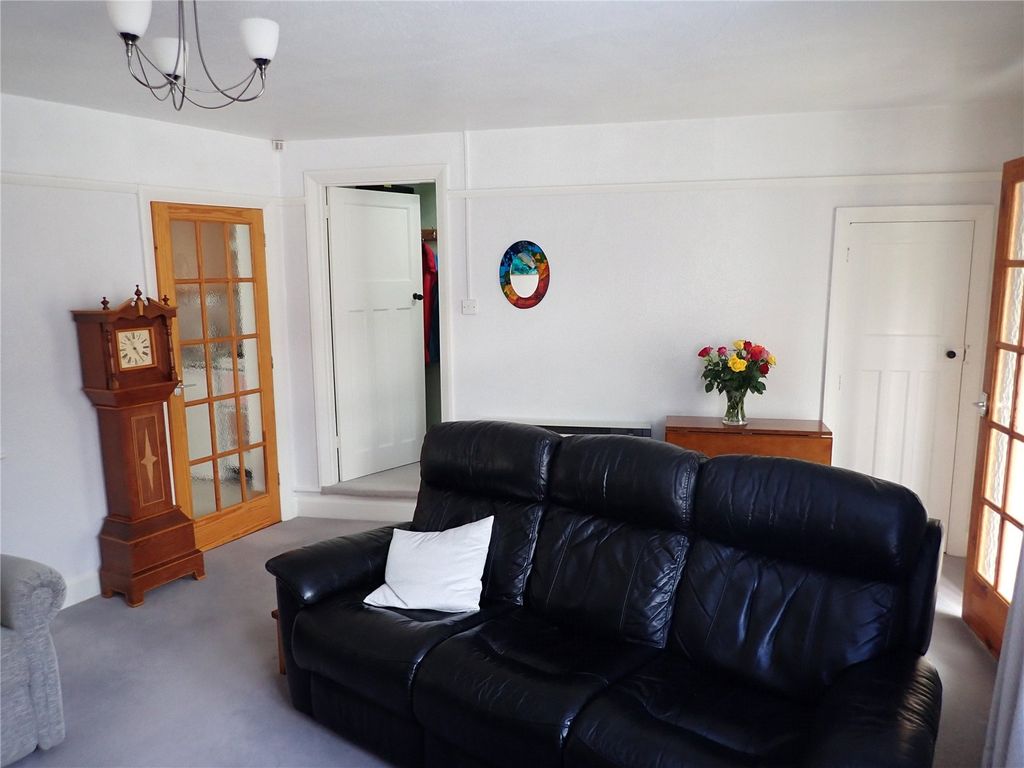Property photo 3 of 25 Picture No. 05