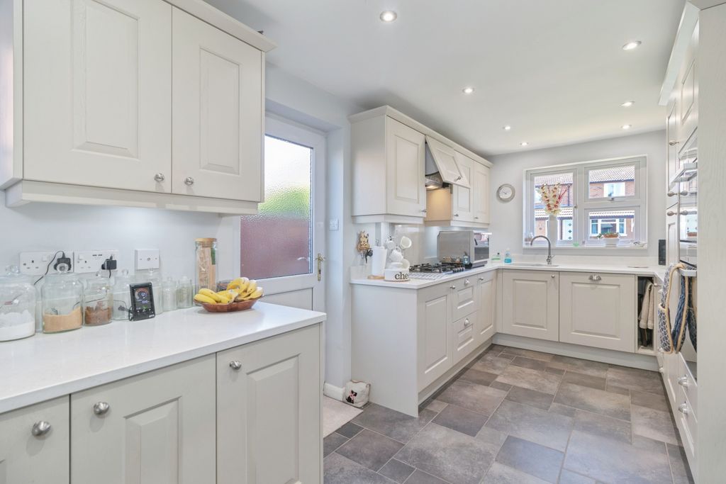 Property photo 2 of 15 Kitchen