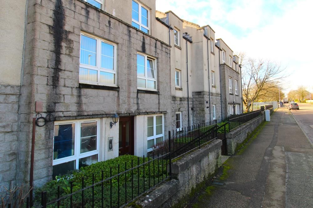 Property photo 3 of 11 External