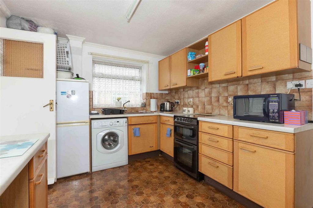 Property photo 3 of 12 Ainsdale Rd_4.Jpg