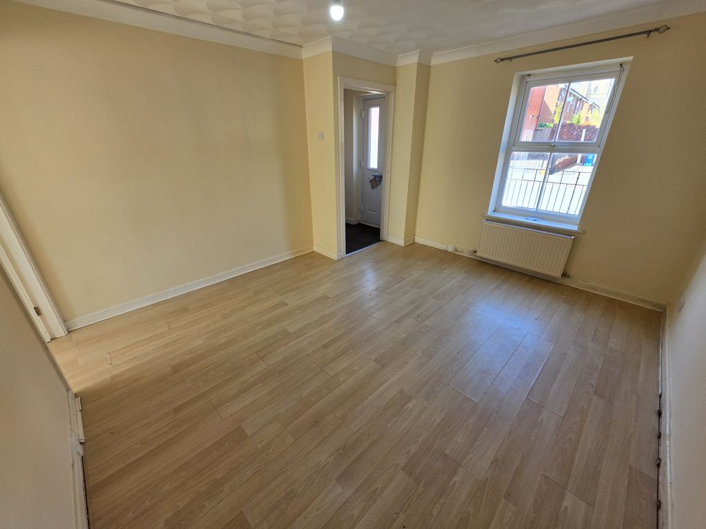 Property photo 2 of 18 Gallery