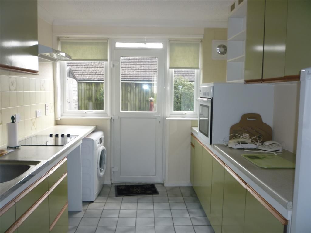 Property photo 2 of 9 Kitchen