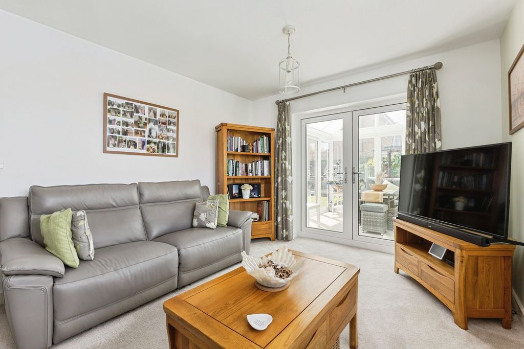 Property photo 2 of 26 Pbox-Img.Jpg