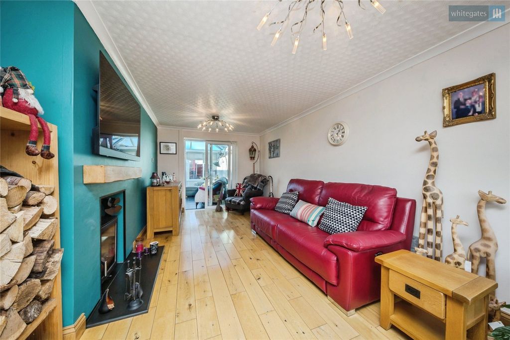 Property photo 3 of 17 Picture No. 11