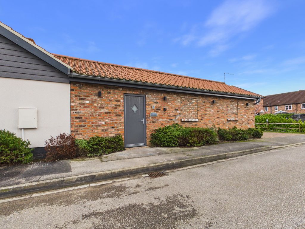 Property photo 1 of 16 4936592