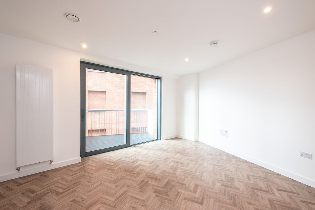 Property photo 1 of 7 Photo 4