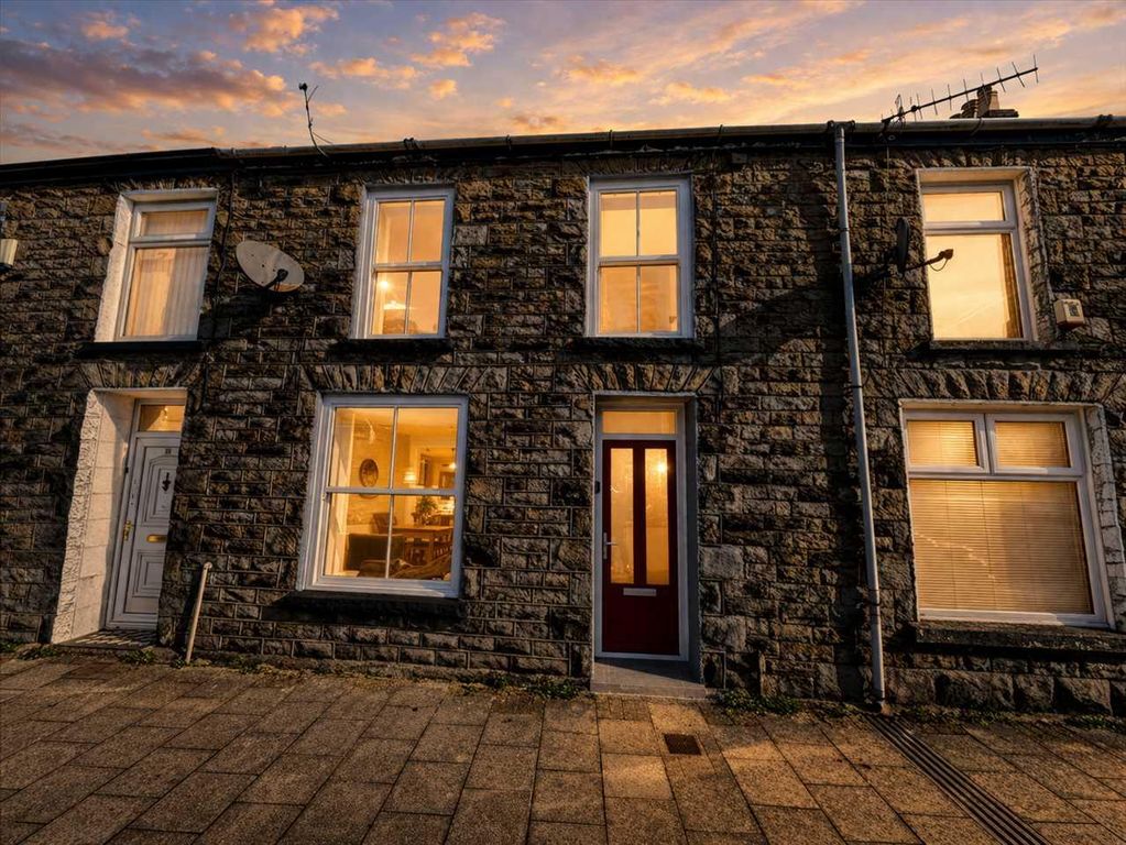 Property photo 2 of 21