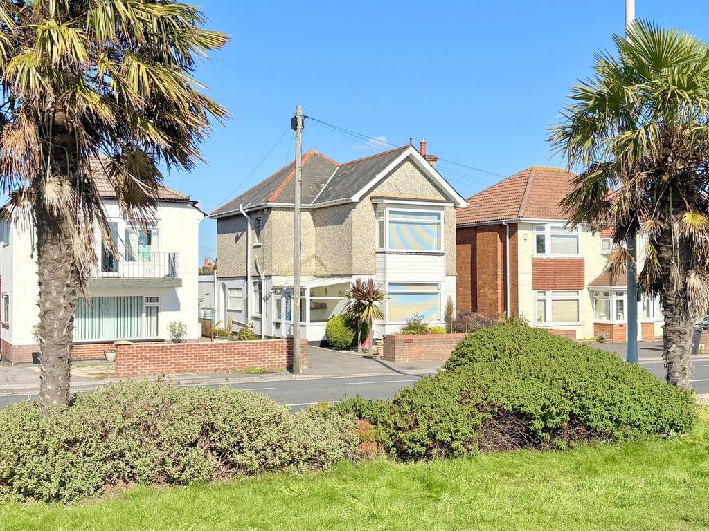 Property photo 2 of 36