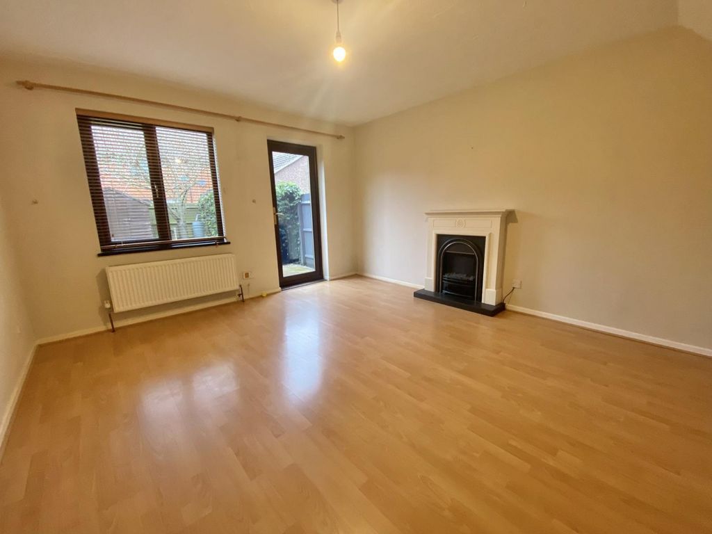 Property photo 2 of 8 Sitting Room