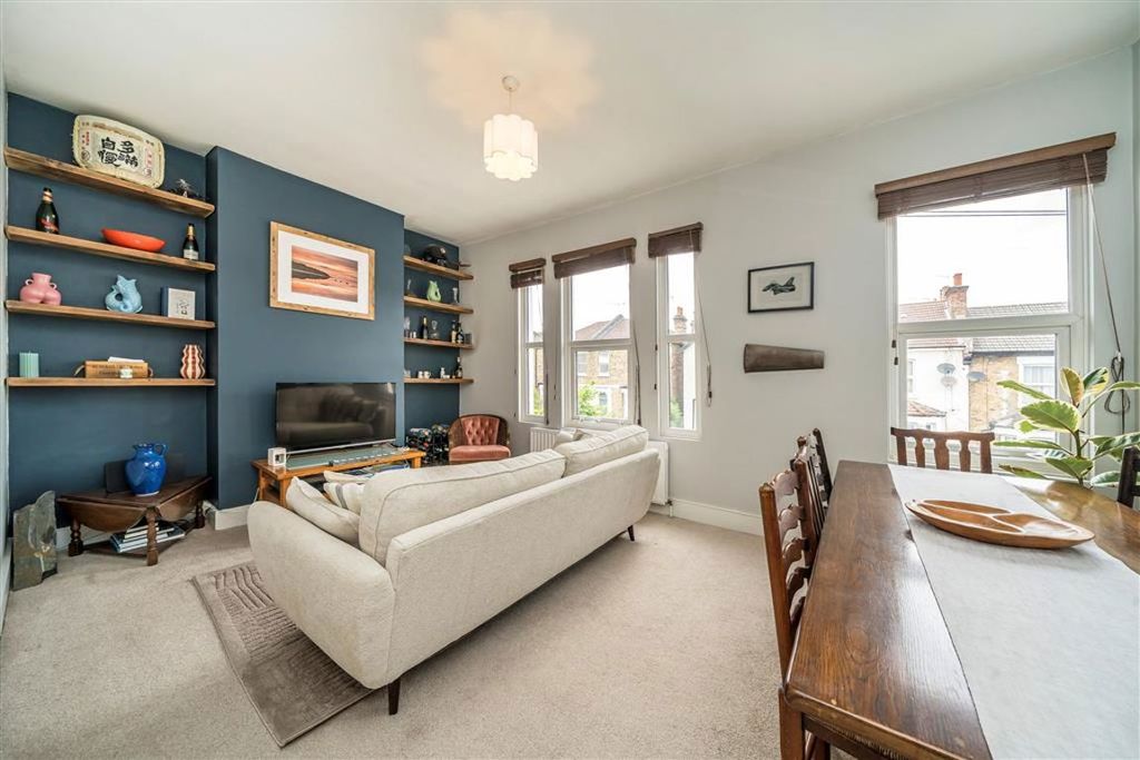Property photo 2 of 6