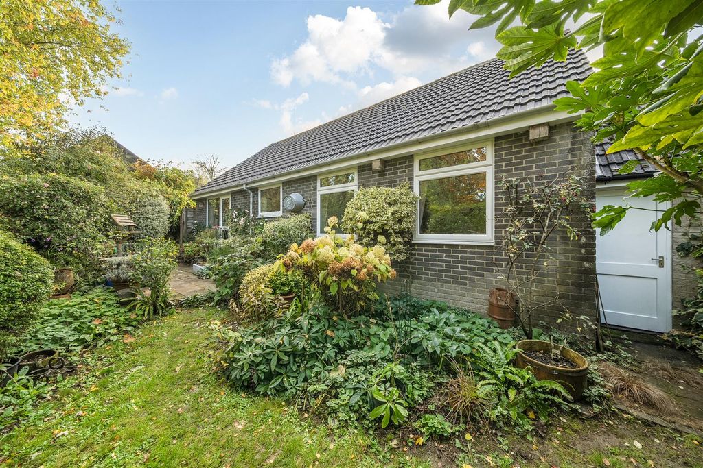 Property photo 1 of 17 Garden
