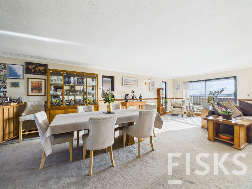 Property photo 3 of 29