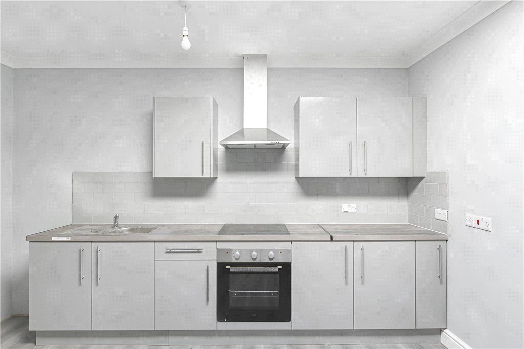 Property photo 2 of 8 Kitchen/Reception