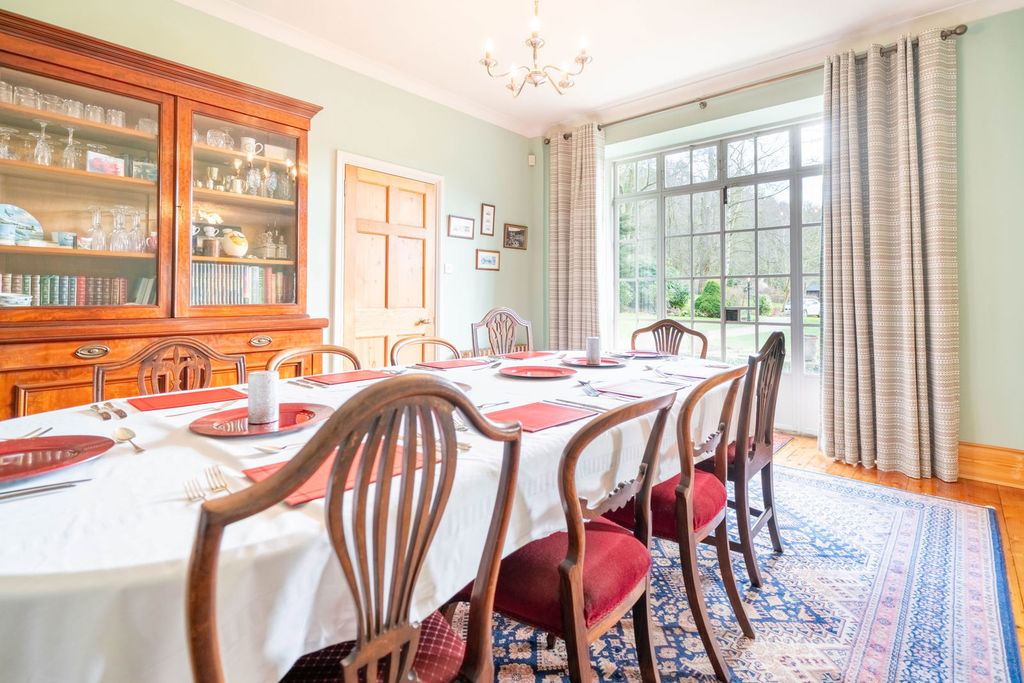 Property photo 2 of 23