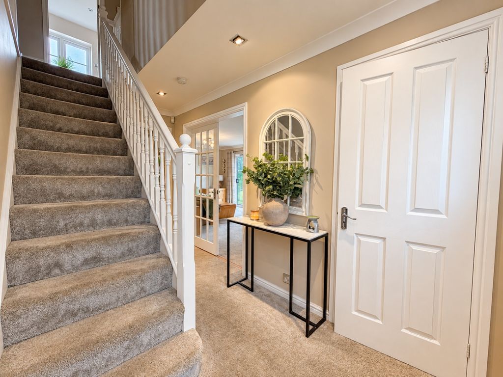 Property photo 2 of 27 5454142