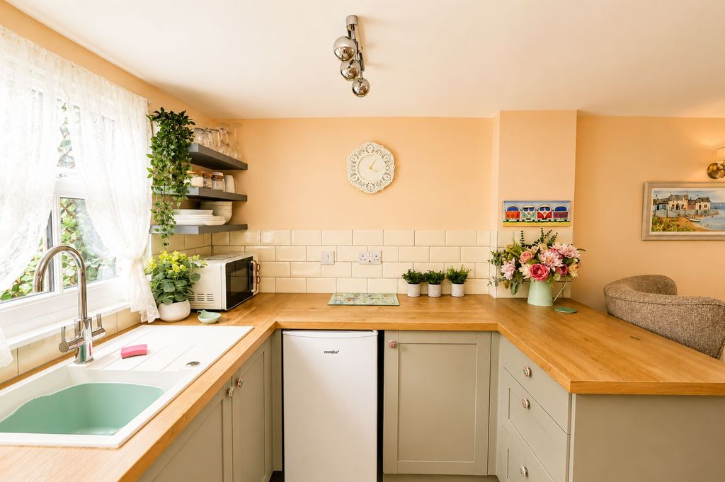 Property photo 2 of 15 Kitchen