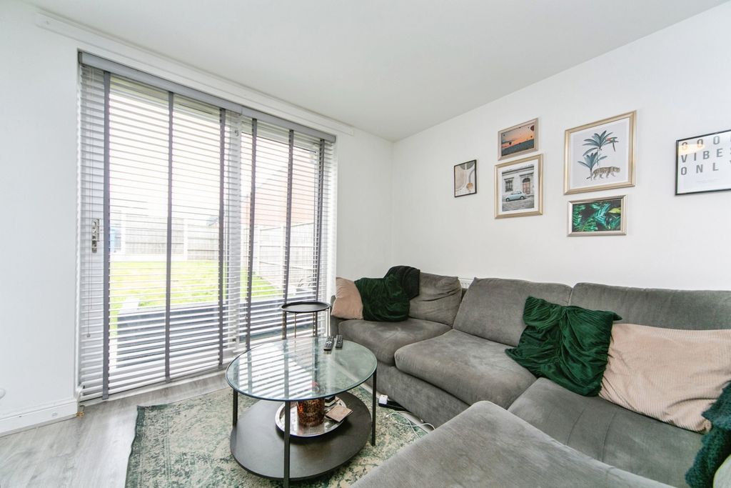 Property photo 2 of 17 Photo