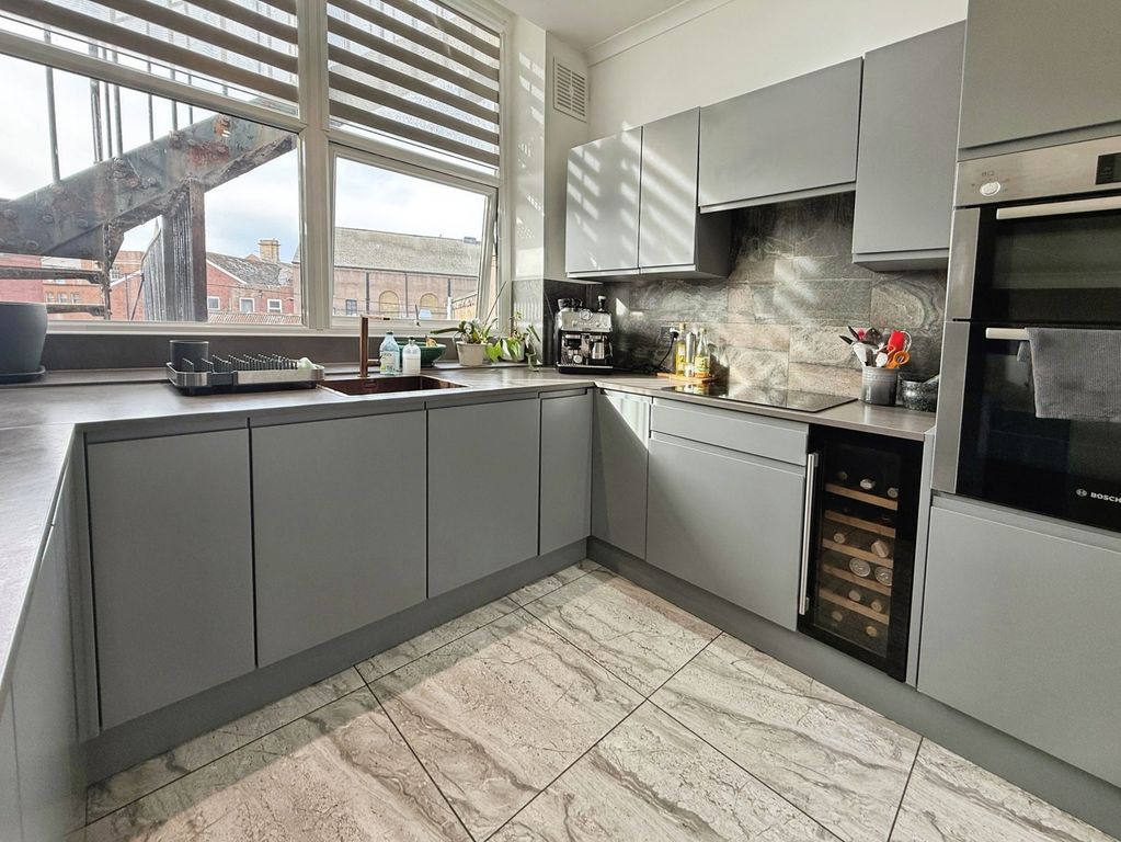 Property photo 2 of 7 Kitchen