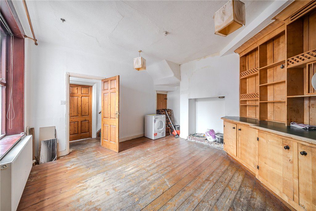 Property photo 3 of 16 Dining Kitchen