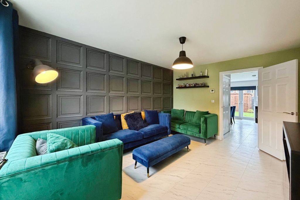 Property photo 3 of 15 4659196