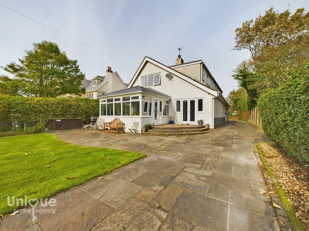 Property photo 2 of 43