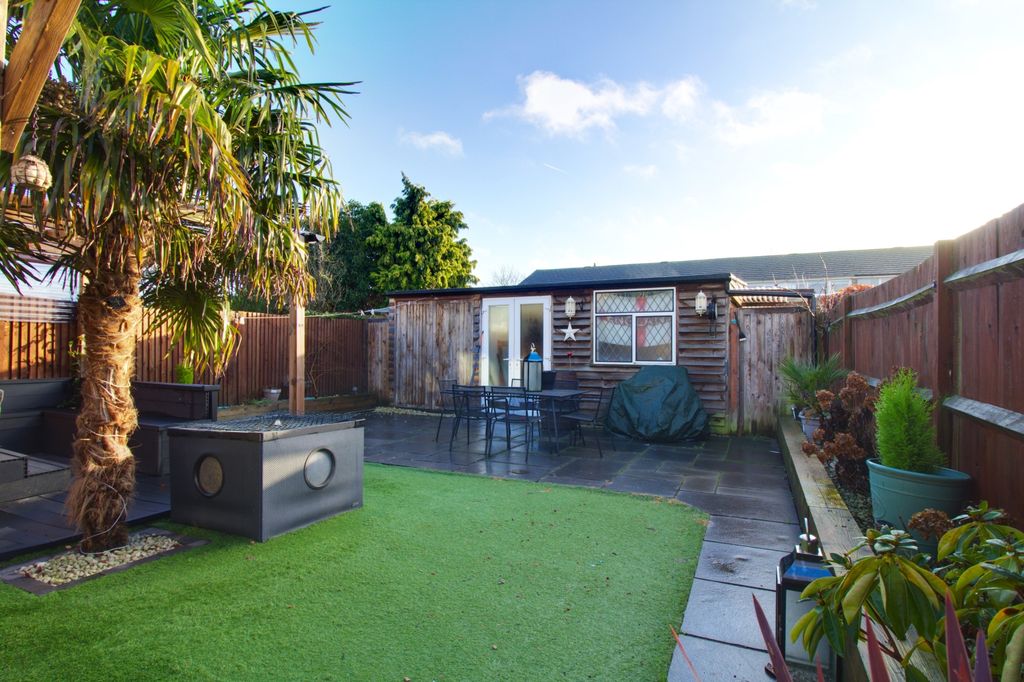 Property photo 2 of 23 Garden