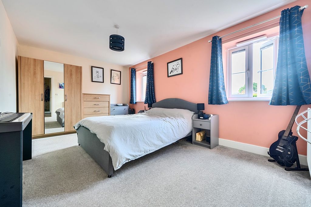 Property photo 3 of 18
