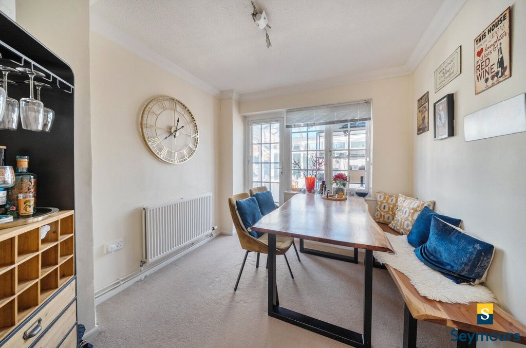 Property photo 3 of 20 Dining Room