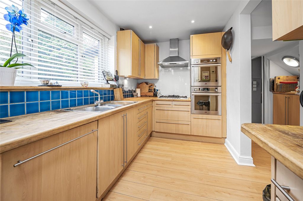 Property photo 3 of 22 Picture No. 42