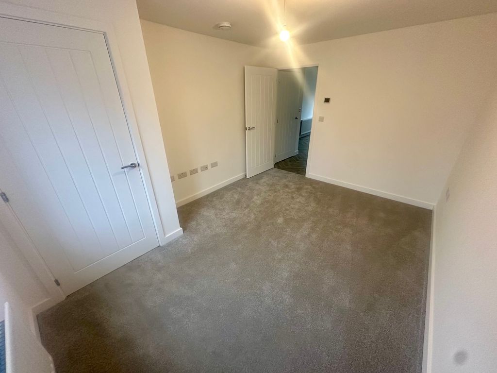 Property photo 3 of 8 Living Room