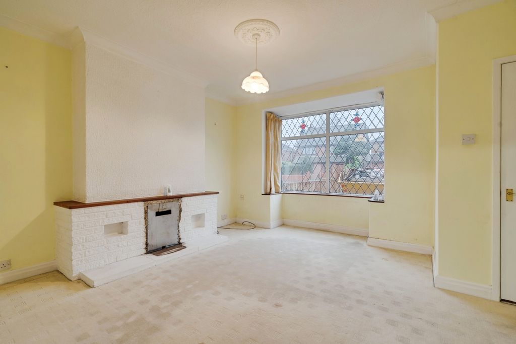 Property photo 3 of 17 Photo