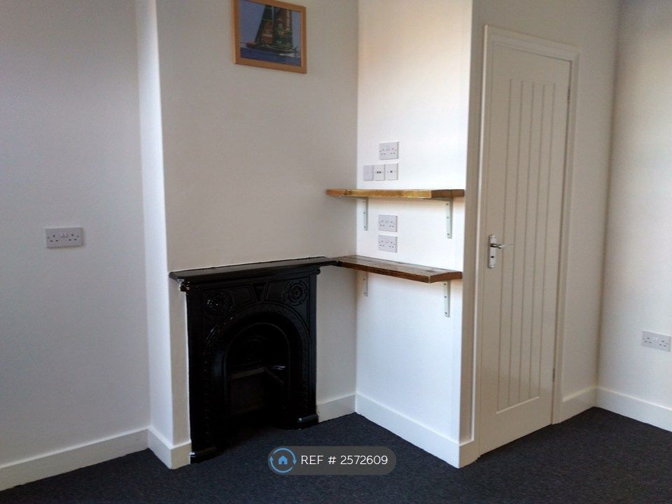 Property photo 3 of 12