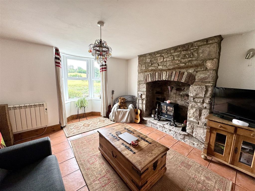 Property photo 3 of 36 Sitting Room