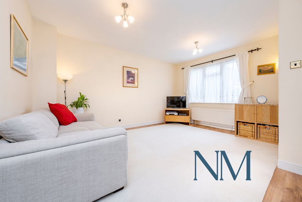 Property photo 2 of 12 Gallery