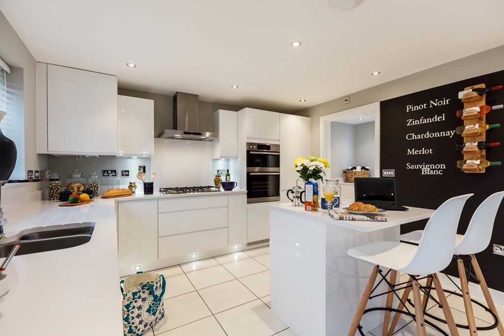 Property photo 2 of 13 Beautifully Designed With Breakfast Bar