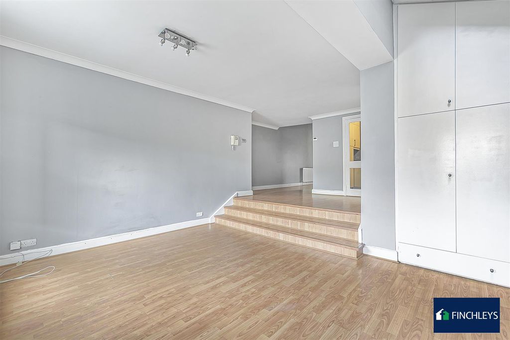Property photo 2 of 18 15_63322_Watermarked.Jpg