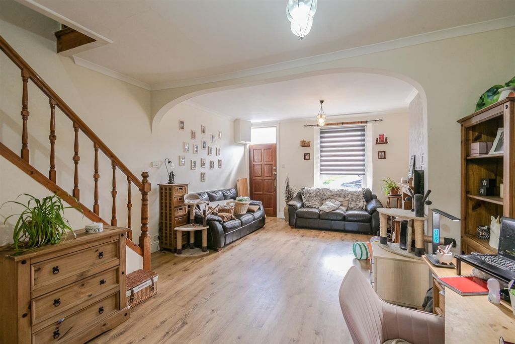 Property photo 3 of 19 Living Room