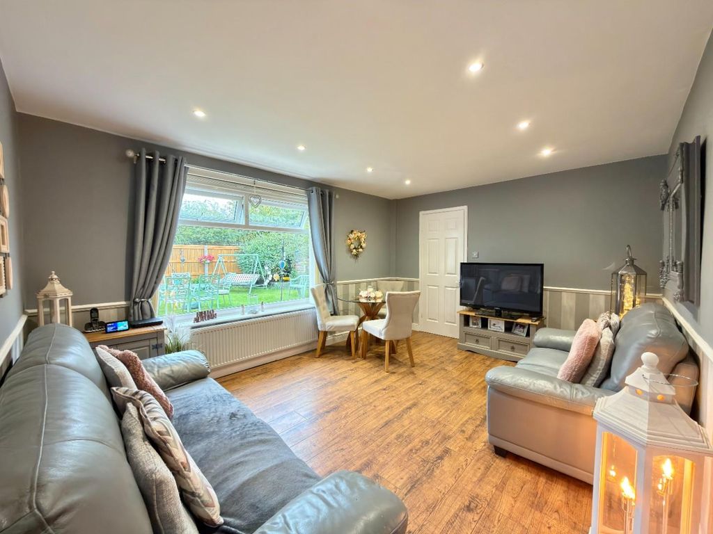 Property photo 3 of 40