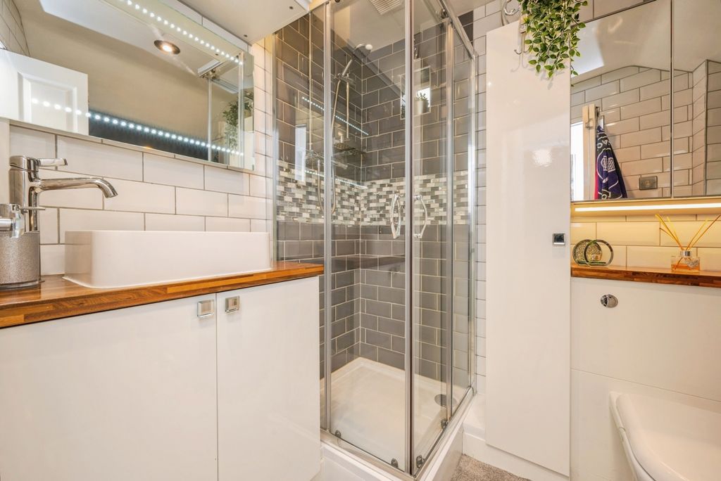 Property photo 3 of 18 Pbox-Img.Jpg