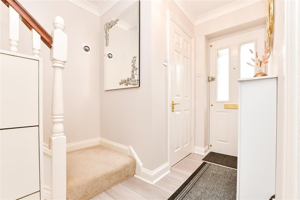 Property photo 3 of 17 Hallway