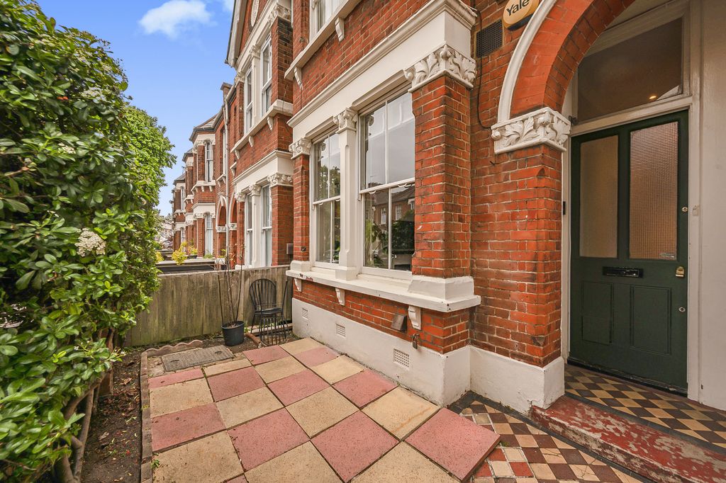Property photo 2 of 13