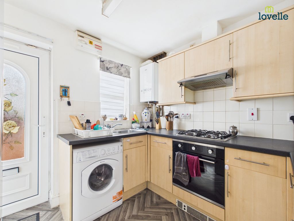 Property photo 3 of 12
