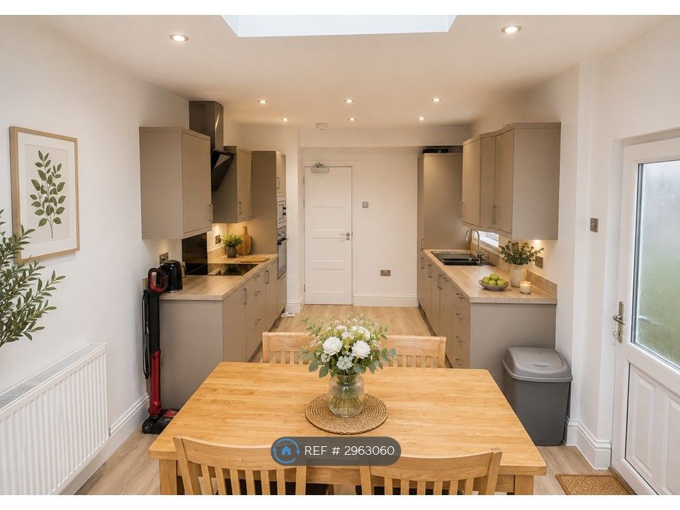 Property photo 1 of 5 Kitchen Diner