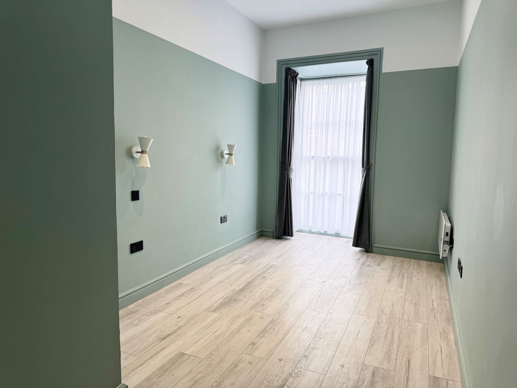 Property photo 1 of 4 Studio Room
