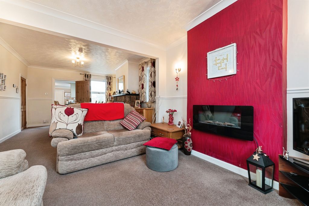 Property photo 2 of 17