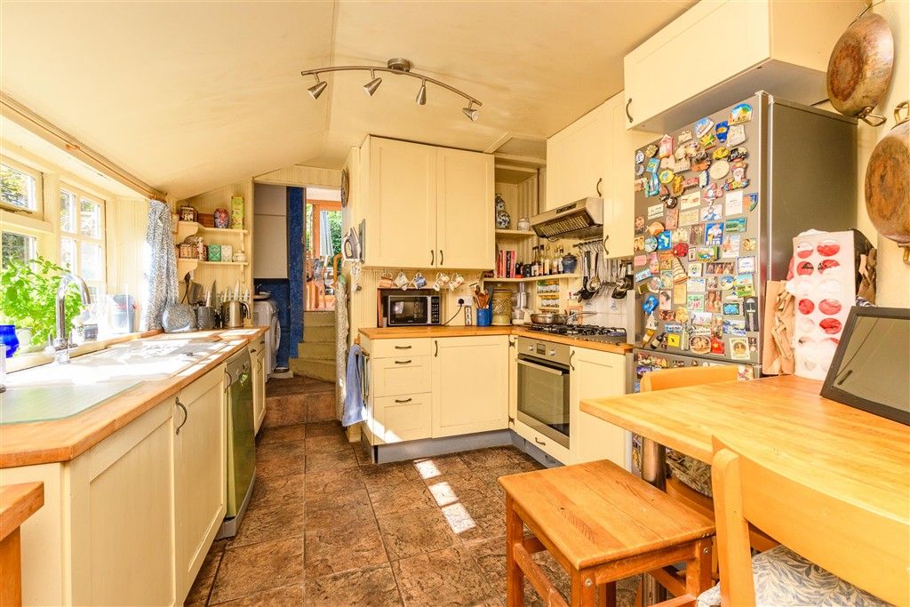 Property photo 2 of 17 Kitchen