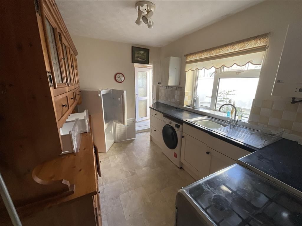 Property photo 1 of 5 Kitchen